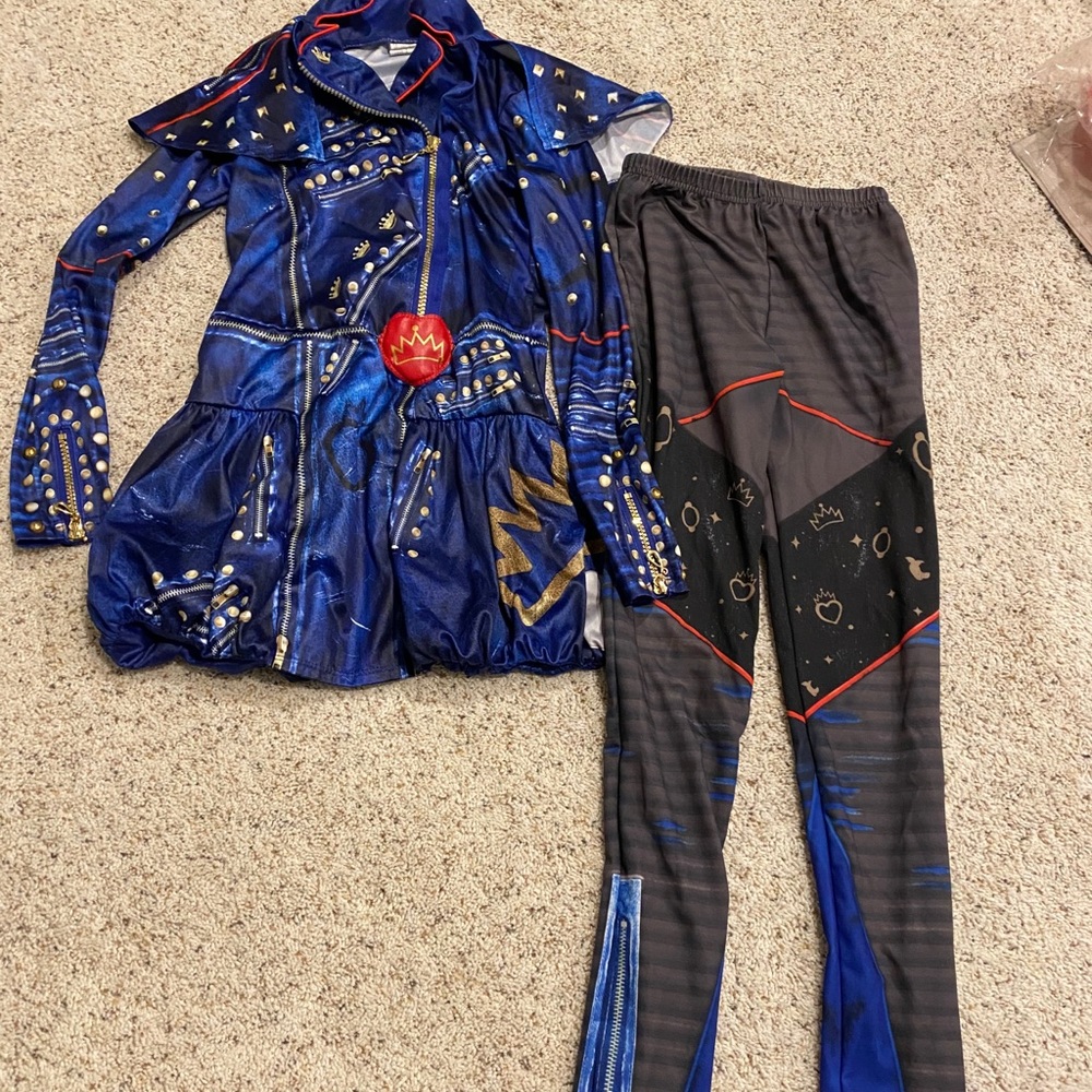 Descendants costume